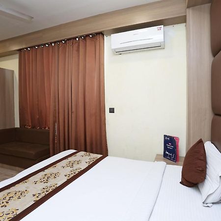 Capital O 5663 Gs Inn Chinhat Екстер'єр фото