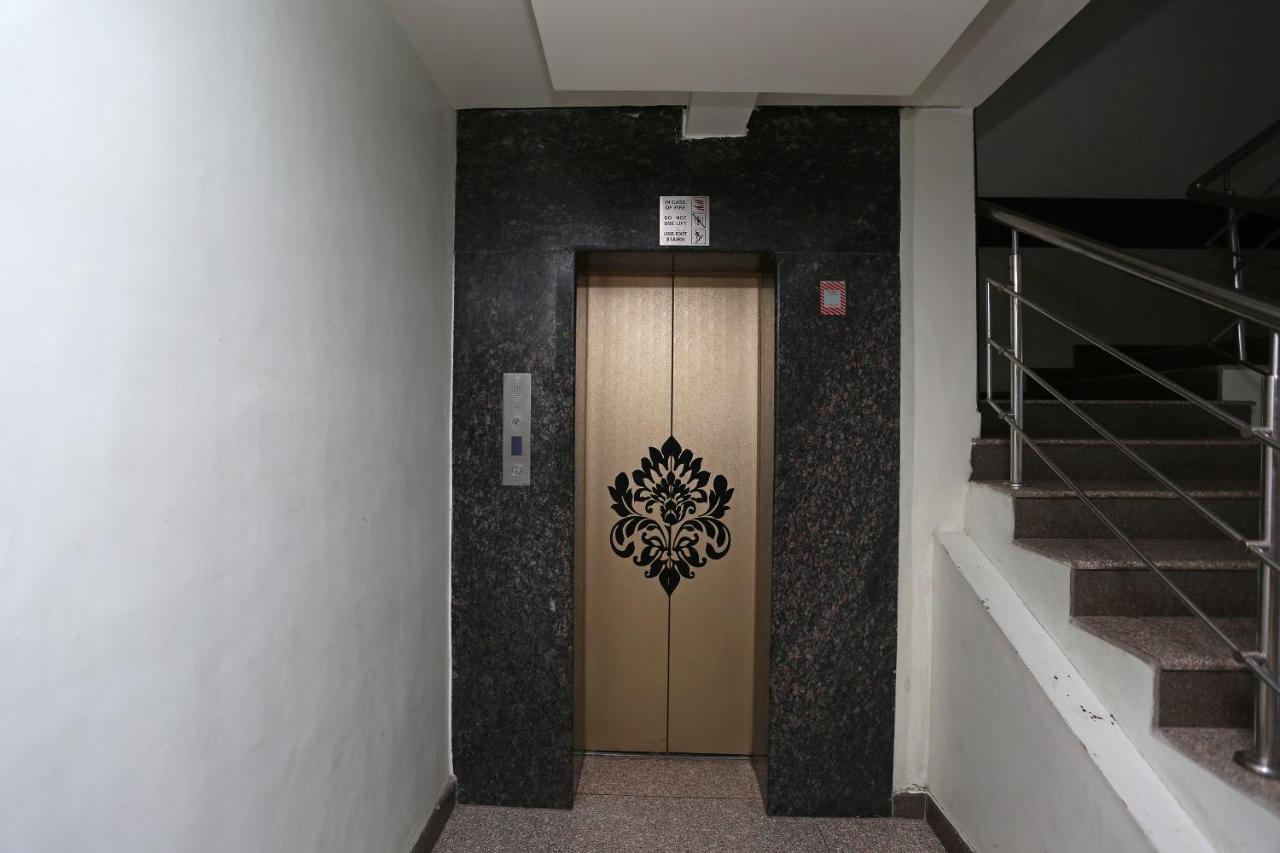Capital O 5663 Gs Inn Chinhat Екстер'єр фото