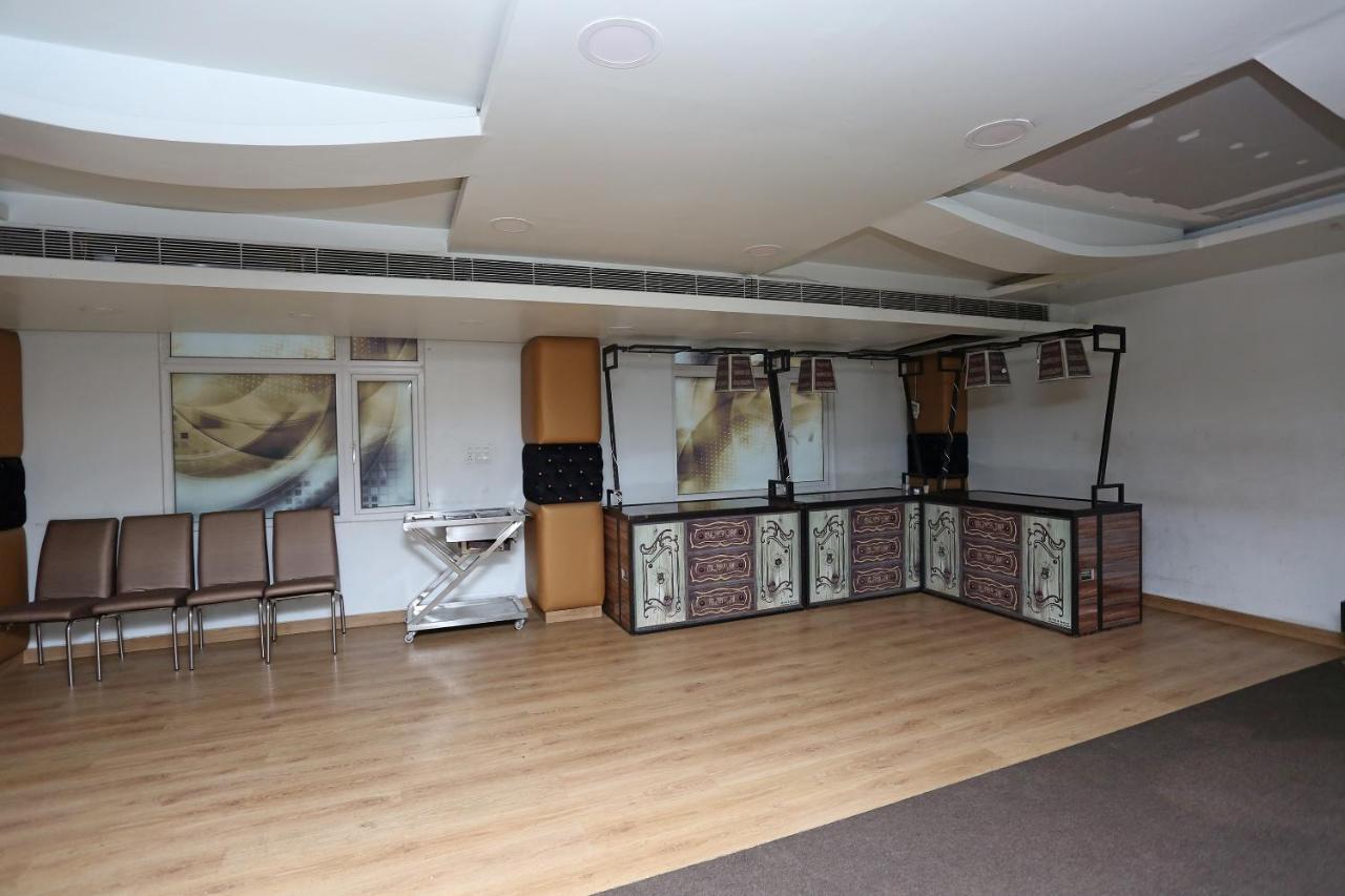 Capital O 5663 Gs Inn Chinhat Екстер'єр фото