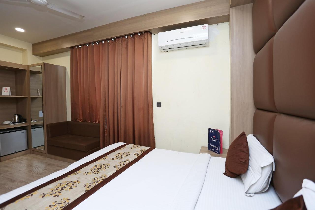 Capital O 5663 Gs Inn Chinhat Екстер'єр фото